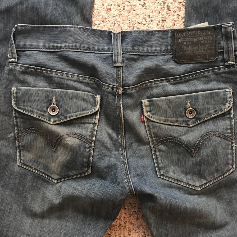 Men's distressed Levi's 32x32